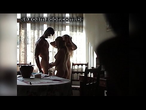 ❤️ Amigos sexuais convidam um homem gigante e uma ménage à trois com ele ️ Porno vídeo em pt-br.hdpornpics.ru ️❤