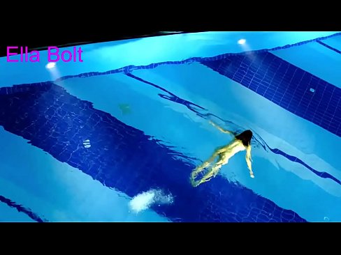 ❤️ Não consigo parar de observar, jovem loira apanhada nadando nua na piscina do resort ELLA BOLT ️ Porno vídeo em pt-br.hdpornpics.ru ️❤